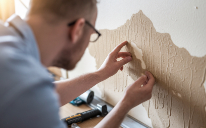 Comment réparer une fuite d'eau dans les murs de ma maison ?